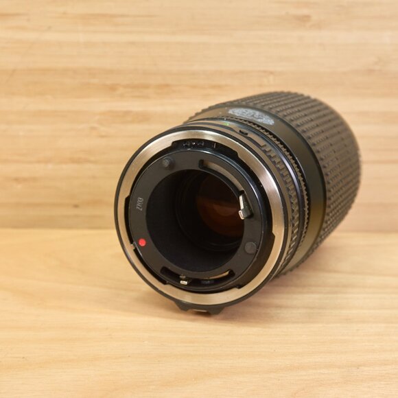 Canon FD 75-200mm f/4.5 / Manual Focus Push-Pull Zoom Lens / FD Mount - Picture 6 of 7